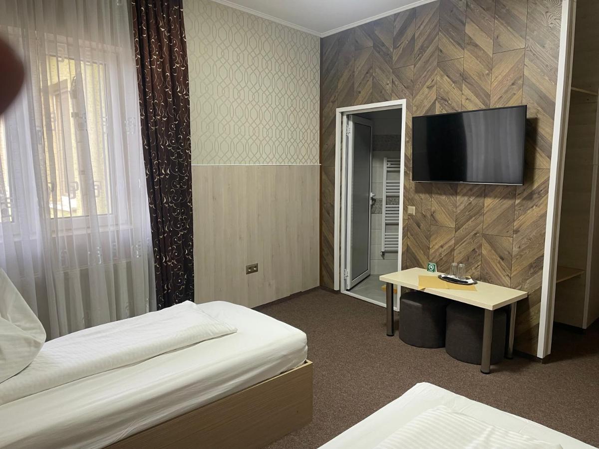 Pension Regal Satu Mare Ngoại thất bức ảnh