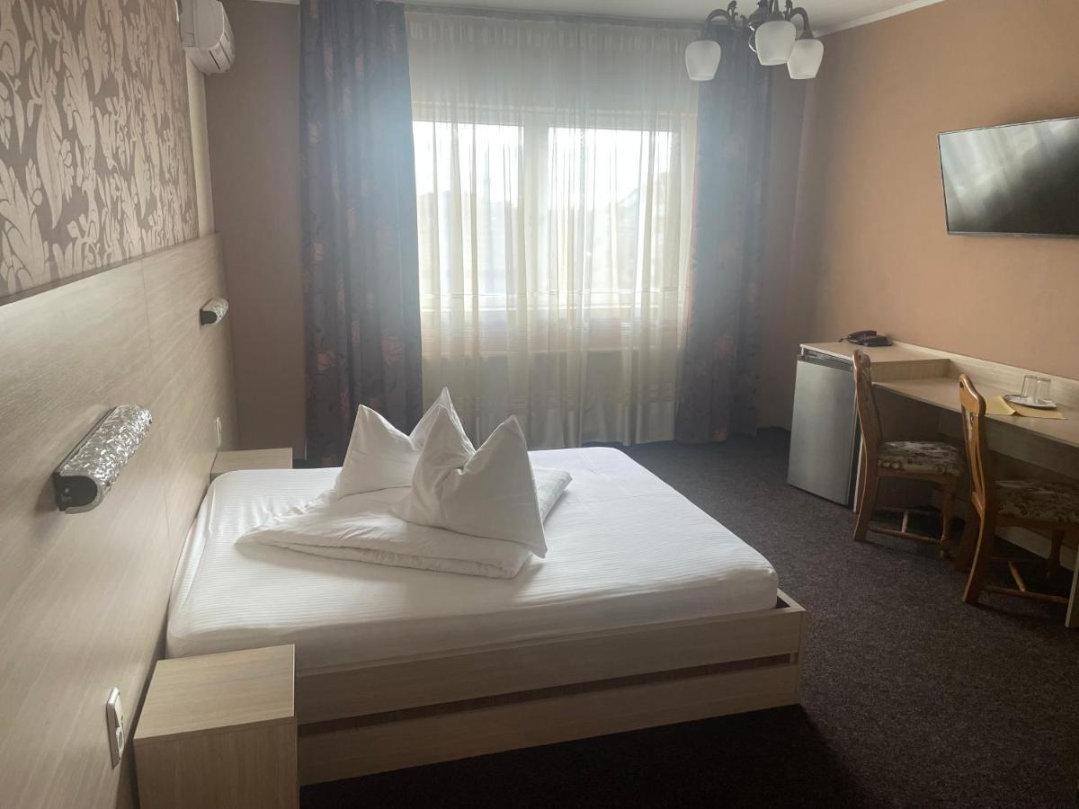 Pension Regal Satu Mare Ngoại thất bức ảnh